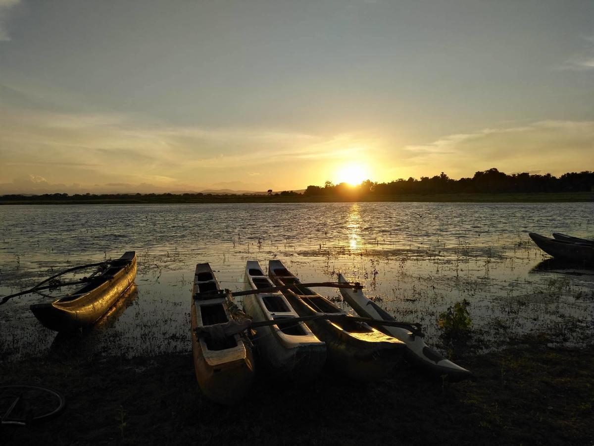 Pharo Lake Polonnâruvâ Extérieur photo