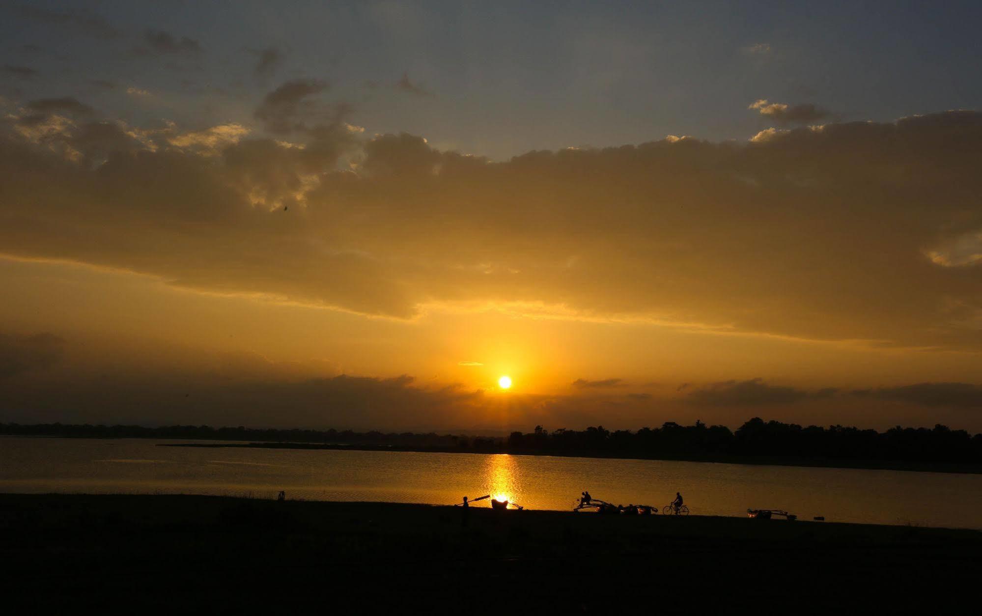 Pharo Lake Polonnâruvâ Extérieur photo